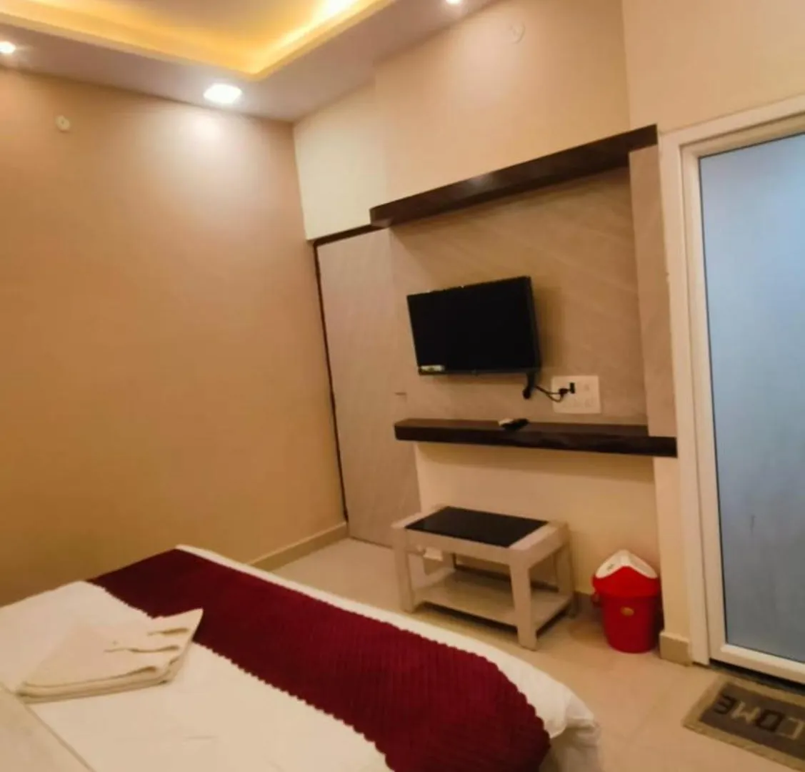 Hotel Prakash Residency Varanasi Near Kashi Vishwanath Temple 700M