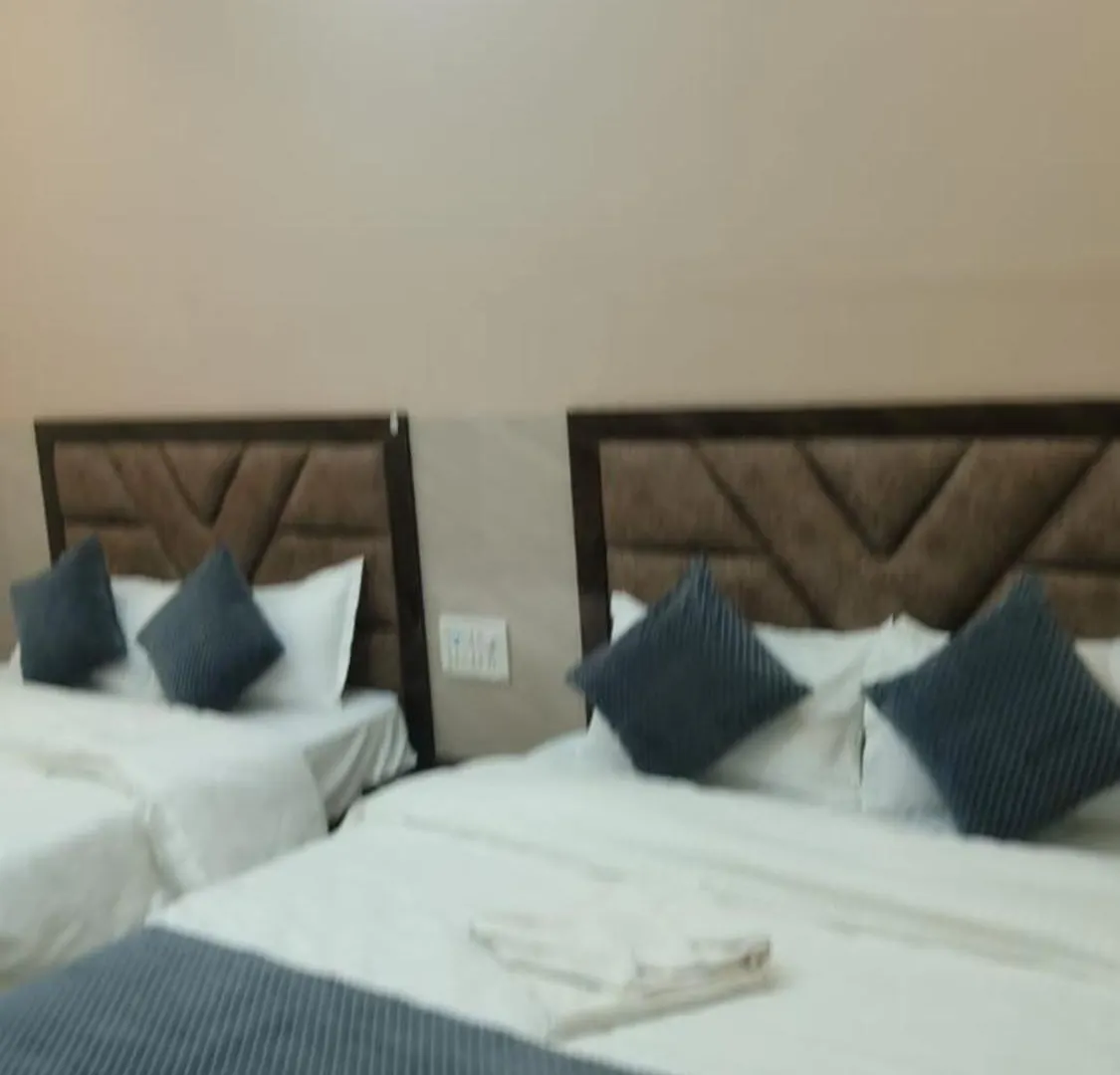 Hotel Prakash Residency Varanasi Near Kashi Vishwanath Temple 700M 3*,  India